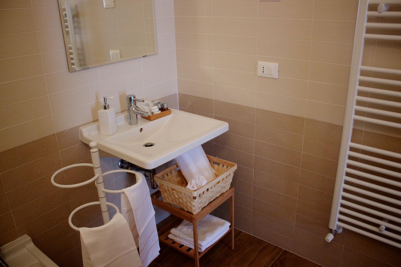 Poggio Picenze Paneolio B&B מראה חיצוני תמונה